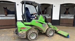 Avant 423 compact loader